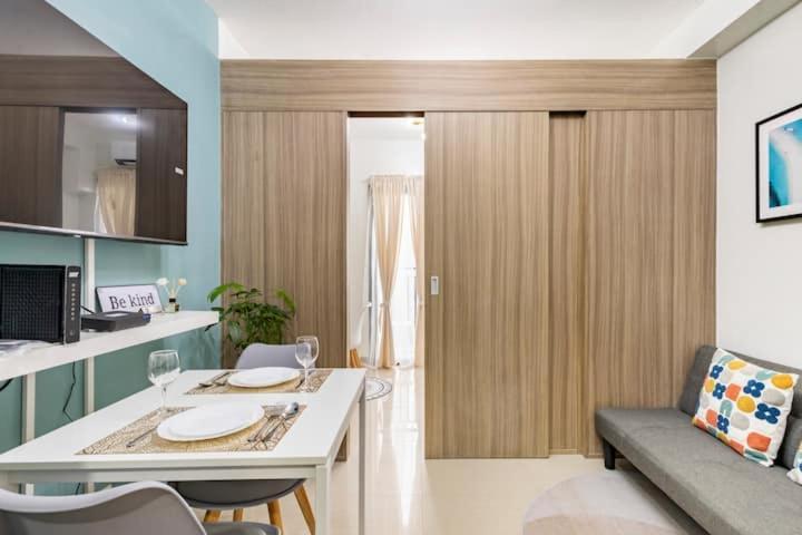 Shore 2 Residences 1Br Deluxe Room In Moa Complex มะนิลา ภายนอก รูปภาพ